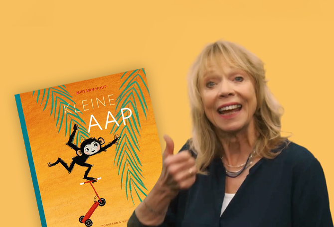 Vrouw maakt gebaren, links illustratie van een aapje op een step