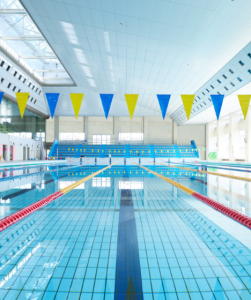 Zwembad zaal zonder mensen