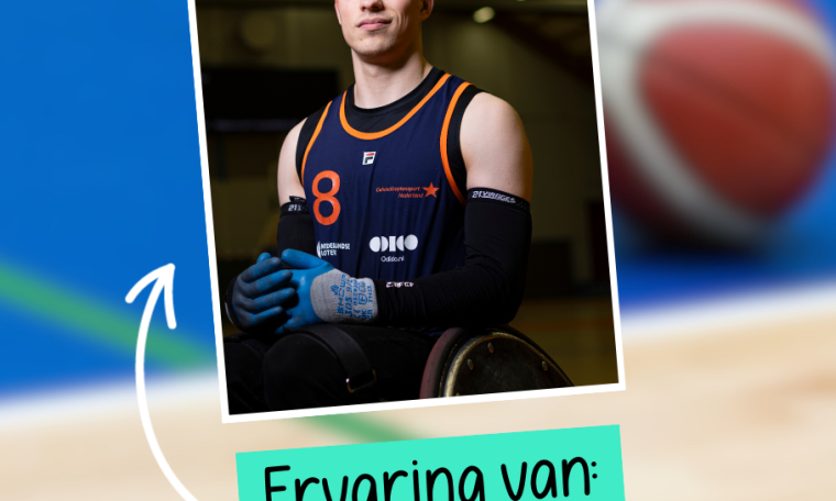 Man zit op rolstoel in sport kleding. tekst: ervaring van jop